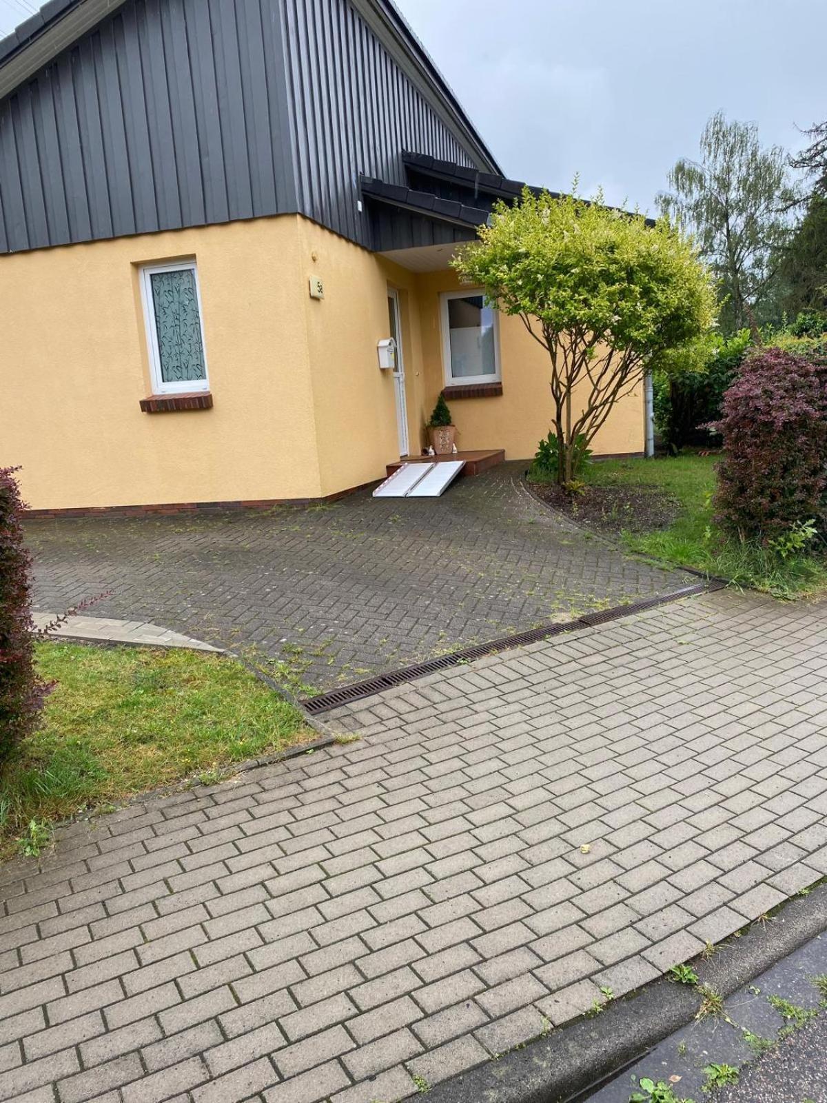 Komfortables Einzelhaus Mit Garten Halstenbek Exterior foto